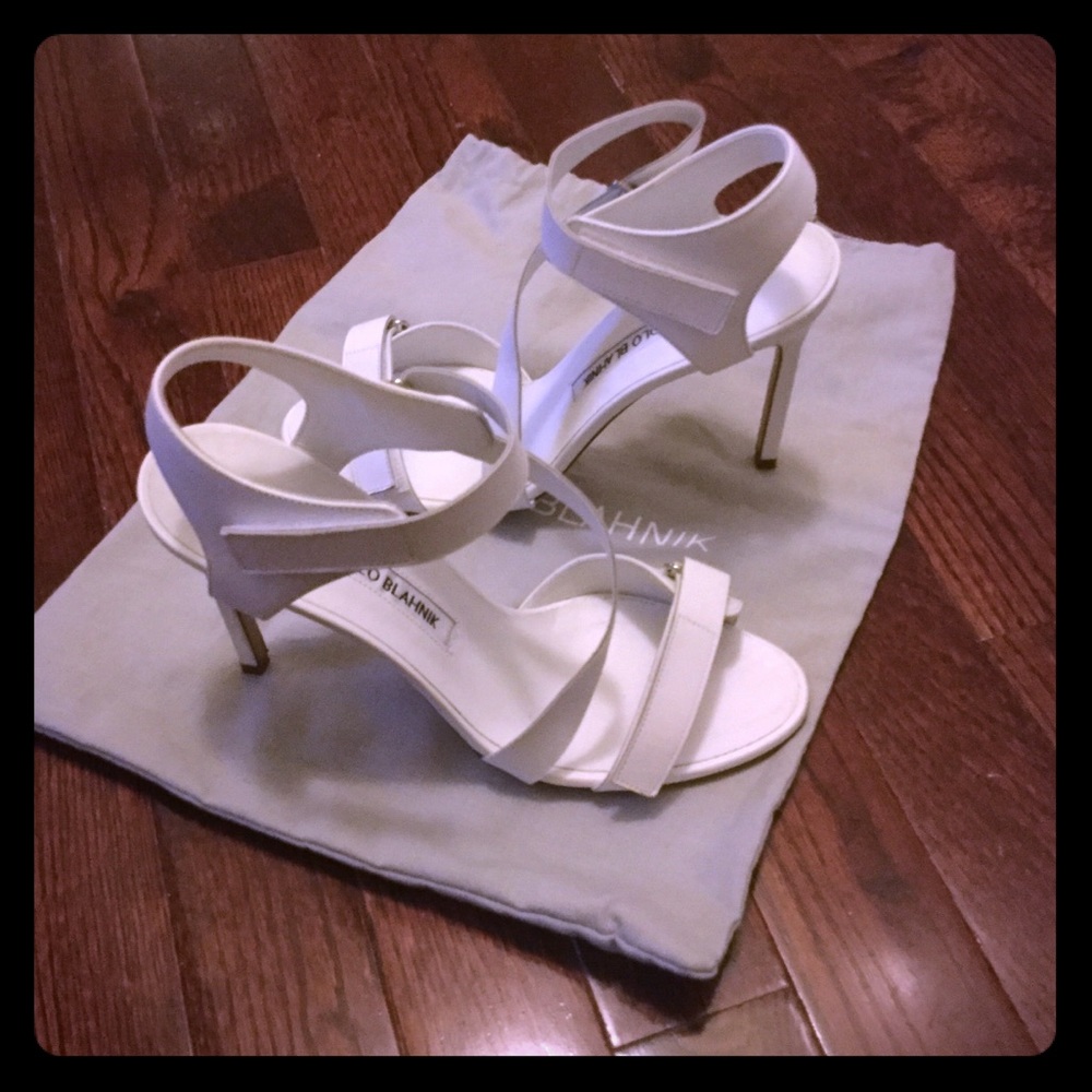 Manolo Blahnik Medano white leather sandals